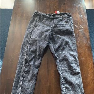 Form fitting jeggings